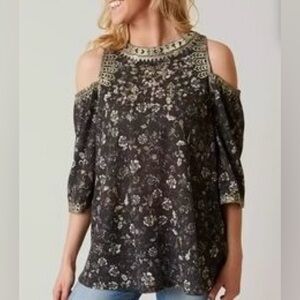 NWT BKE Boutique/Buckle Cold Shoulder Floral Blouse